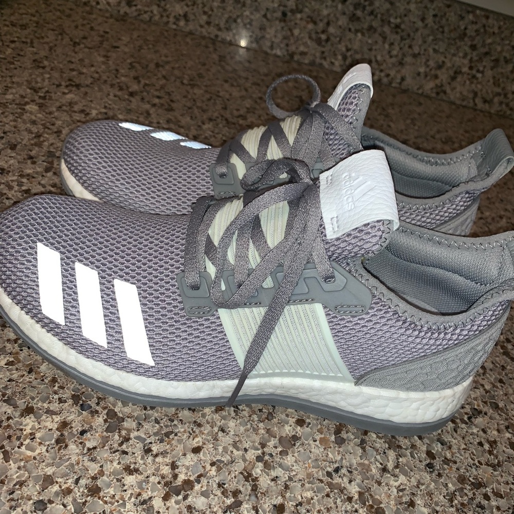 ADIDAS PURE BOOST SZ 8